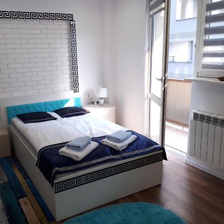 Apartamenty centrum MAŁA DWÓJECZKA BŁĘKITNA Panoramiczna BALKONEM PROMENADA Kielce Exterior foto