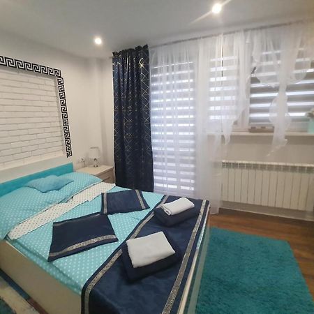 Apartamenty centrum MAŁA DWÓJECZKA BŁĘKITNA Panoramiczna BALKONEM PROMENADA Kielce Exterior foto