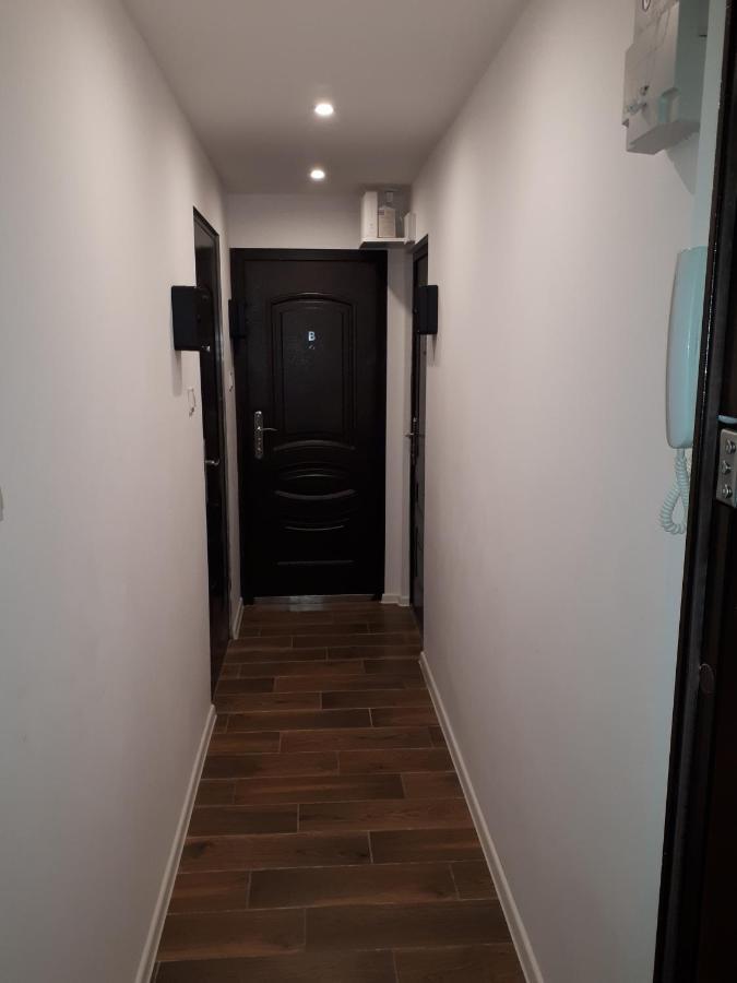 Apartamenty centrum MAŁA DWÓJECZKA BŁĘKITNA Panoramiczna BALKONEM PROMENADA Kielce Exterior foto