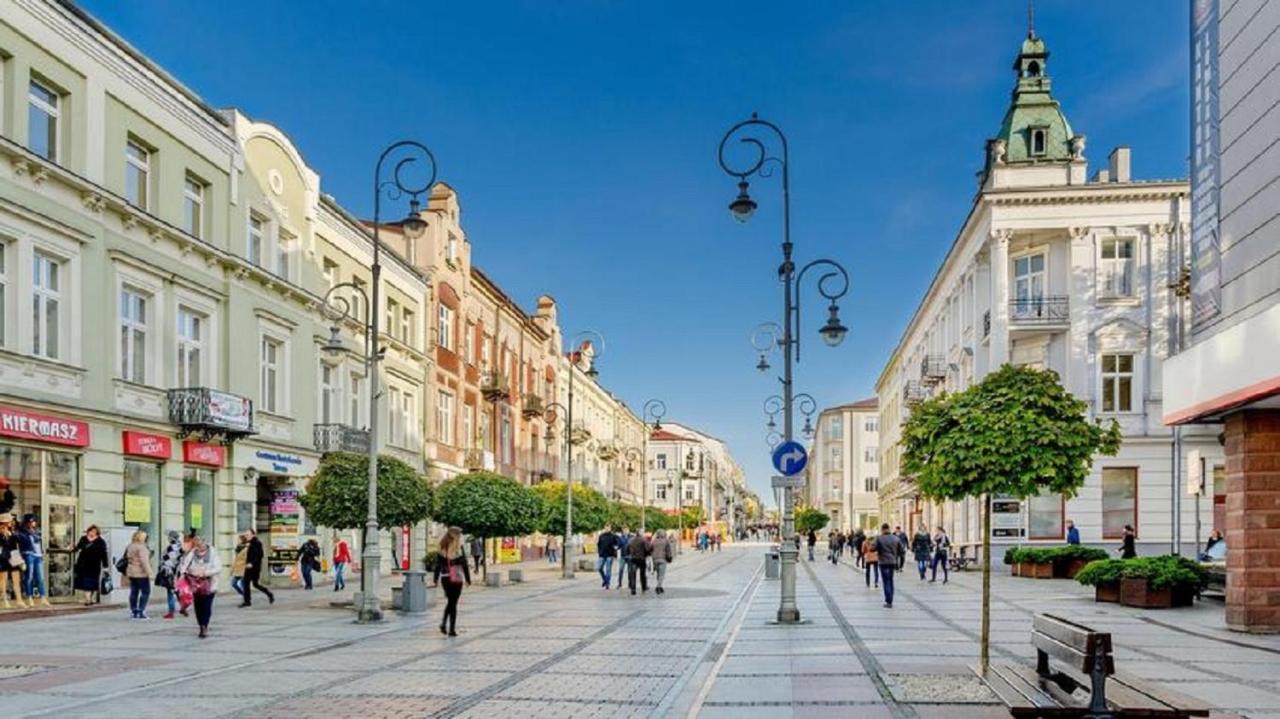 Apartamenty centrum MAŁA DWÓJECZKA BŁĘKITNA Panoramiczna BALKONEM PROMENADA Kielce Exterior foto