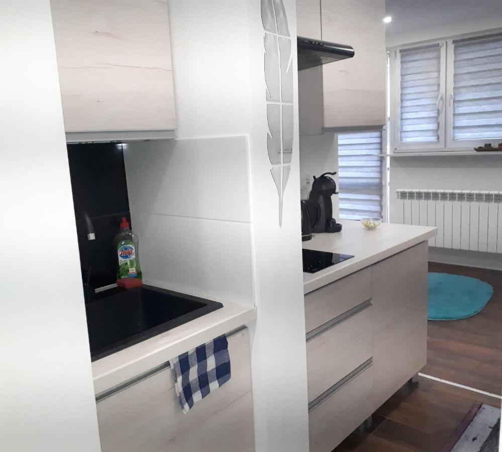 Apartamenty centrum MAŁA DWÓJECZKA BŁĘKITNA Panoramiczna BALKONEM PROMENADA Kielce Exterior foto