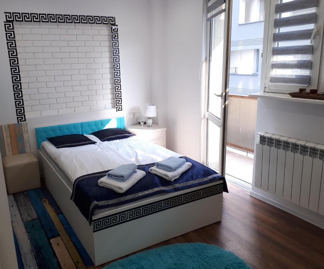 Apartamenty centrum MAŁA DWÓJECZKA BŁĘKITNA Panoramiczna BALKONEM PROMENADA Kielce Exterior foto