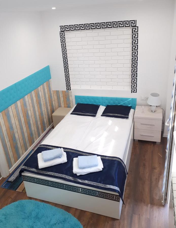 Apartamenty centrum MAŁA DWÓJECZKA BŁĘKITNA Panoramiczna BALKONEM PROMENADA Kielce Exterior foto